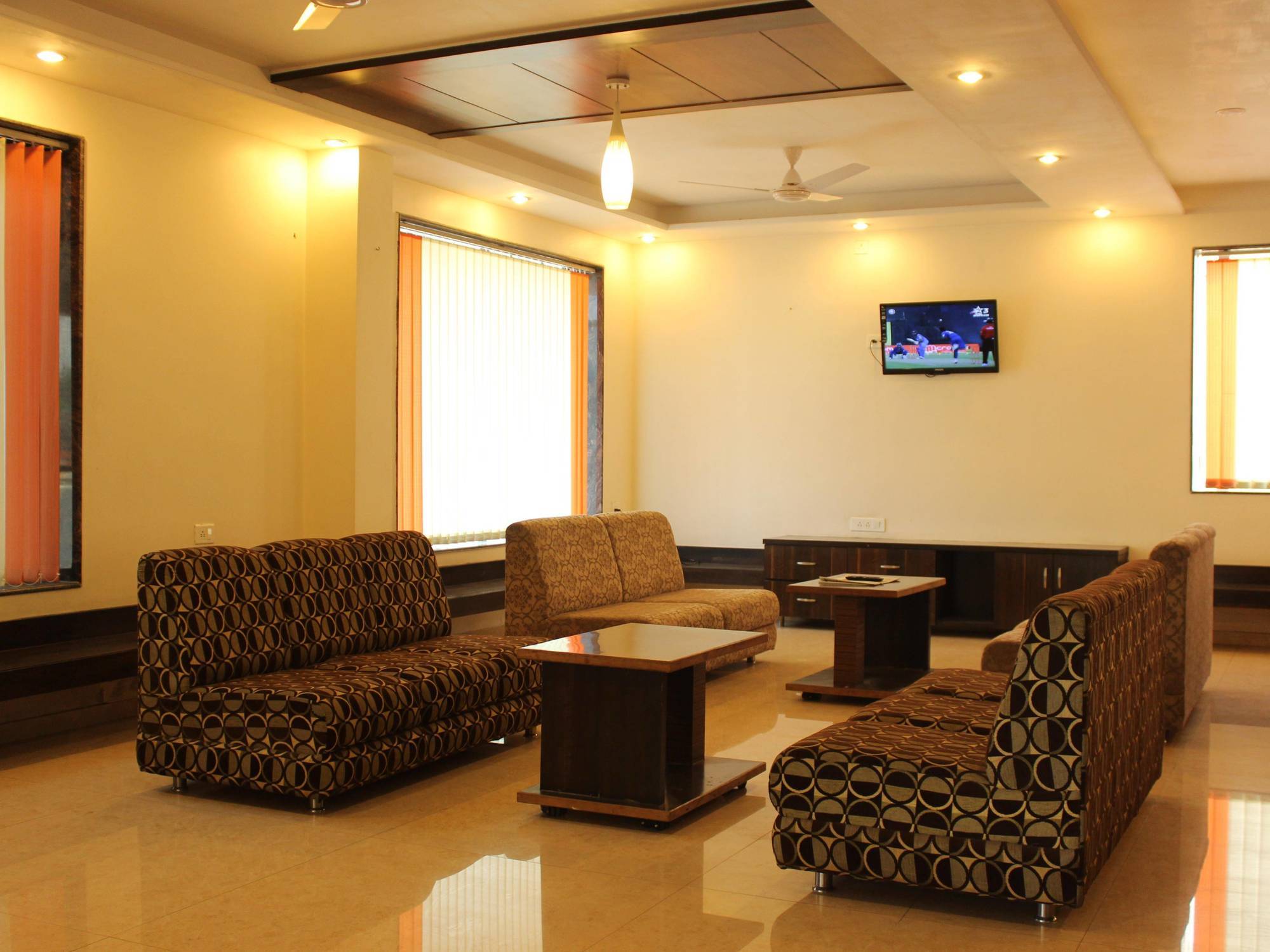 Hotel Sai Ramanand Shirdi Bagian luar foto