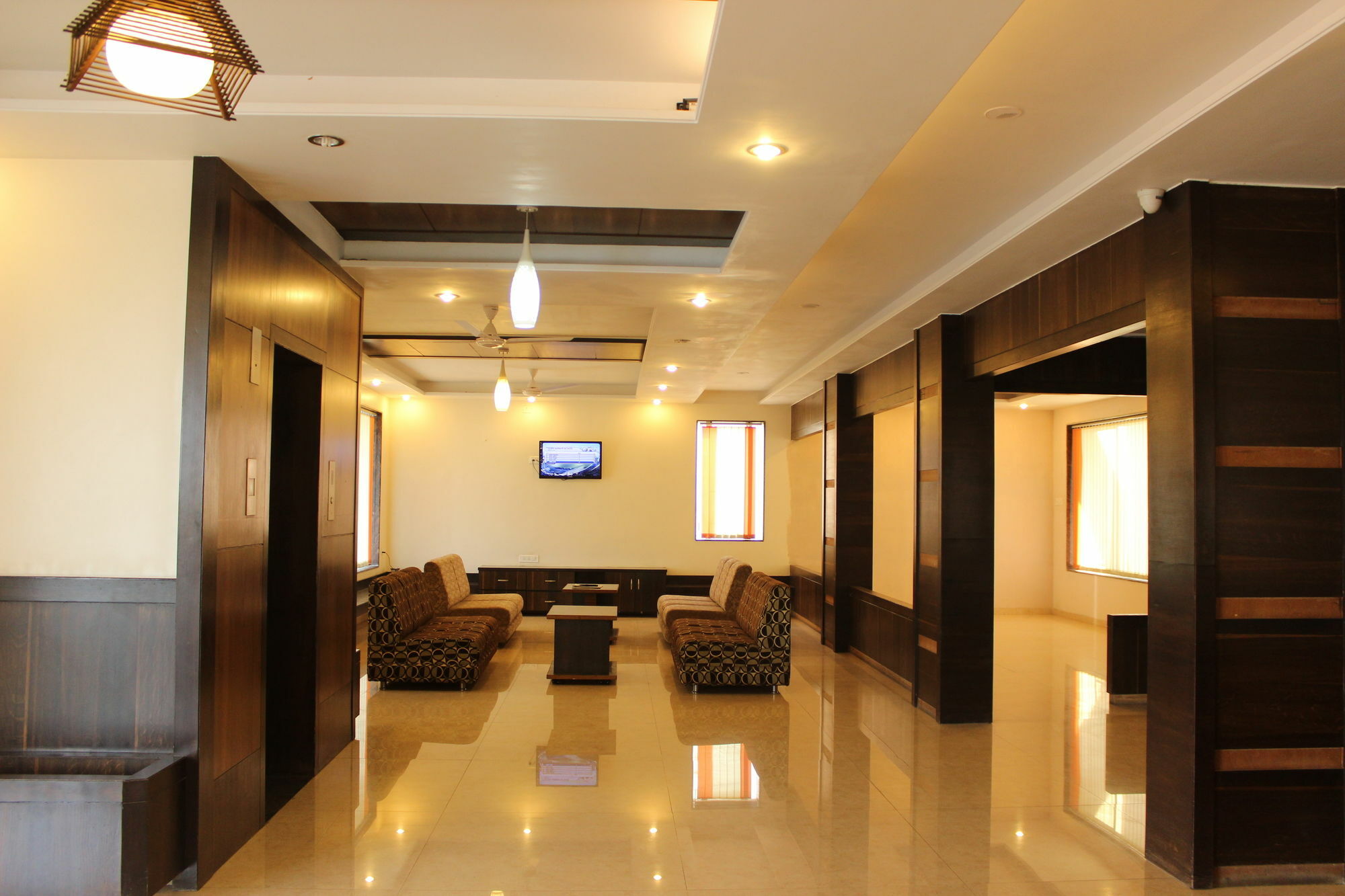 Hotel Sai Ramanand Shirdi Bagian luar foto