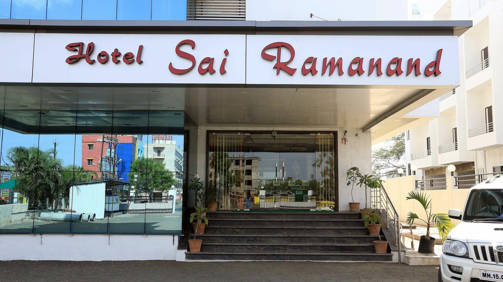 Hotel Sai Ramanand Shirdi Bagian luar foto
