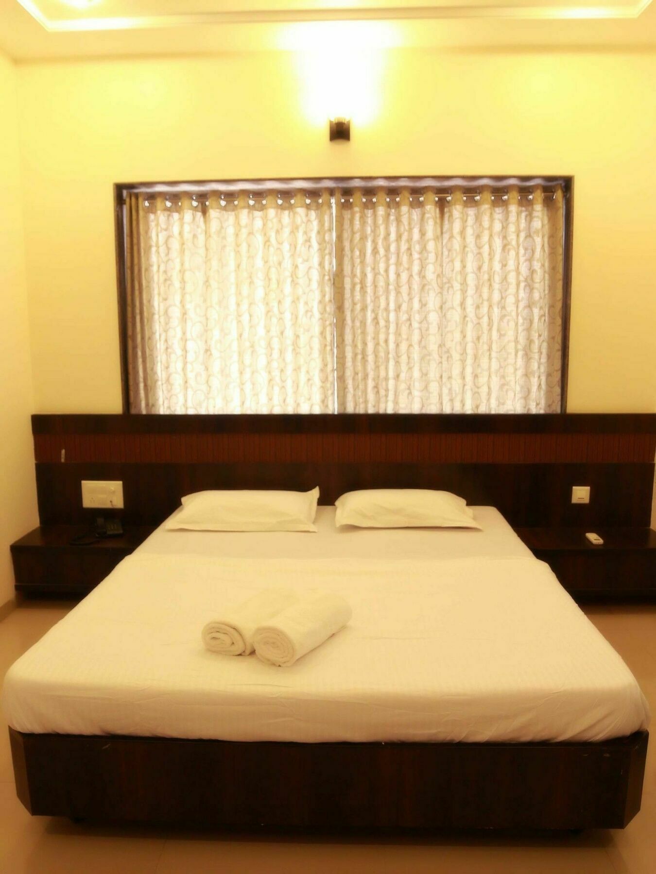 Hotel Sai Ramanand Shirdi Bagian luar foto